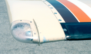 1989-Aerostar-Hail-Damage-03